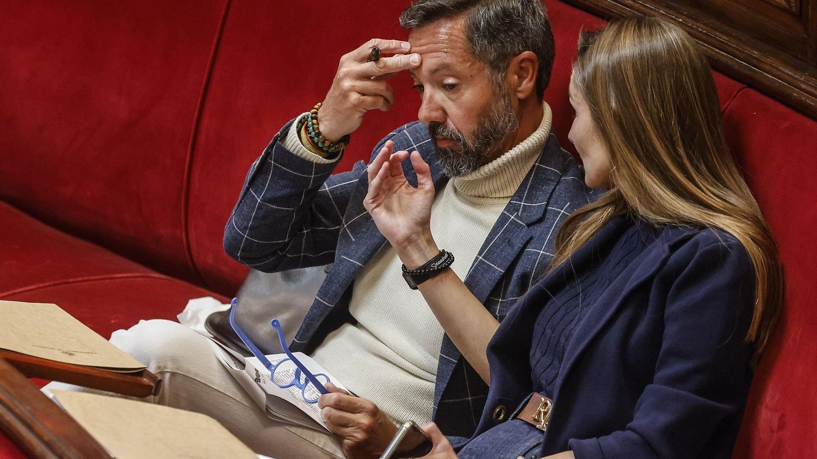 Juanma Badenas i Cecilia Herrero este dimecres en el ple de l'Ajuntament de València