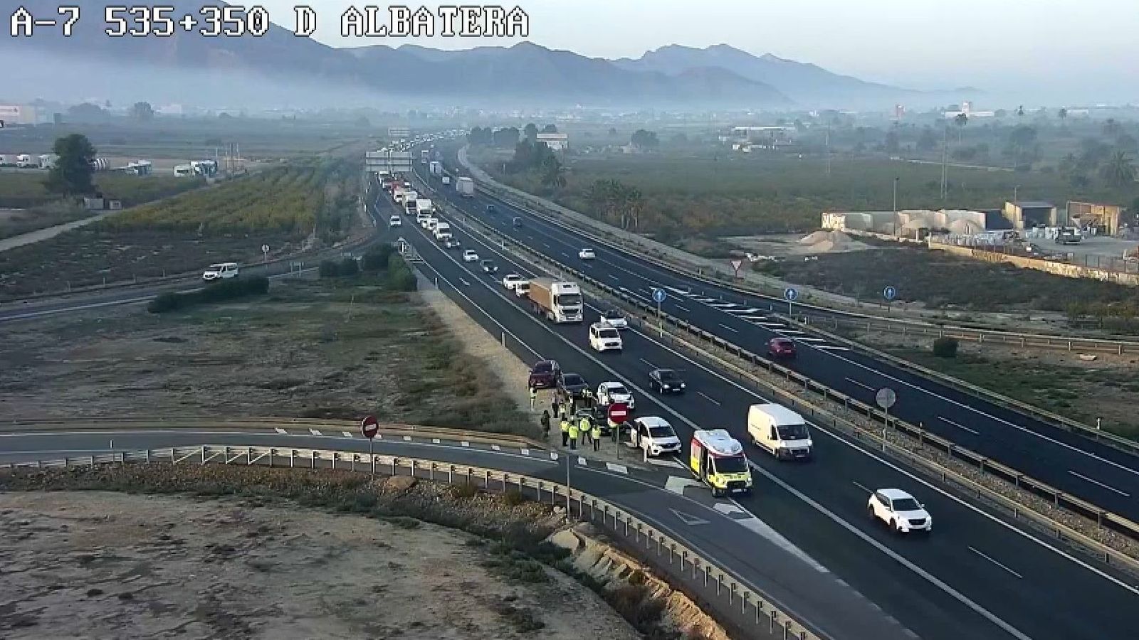 Retenció causada per un accident amb diversos vehicles implicats en l'A-7, a l'altura d'Albatera