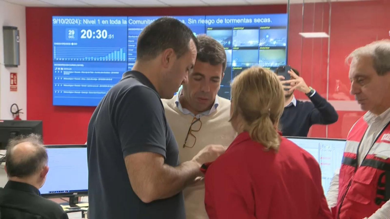 Imatge d'arxiu de Mompó, Mazón i Pradas en una reunió del Cecopi