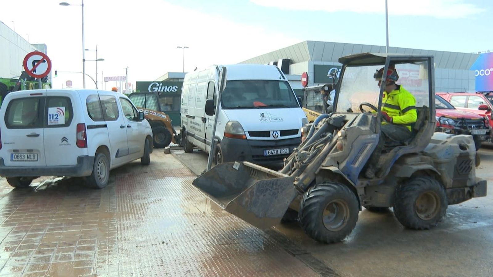 Zona comercial d'Alfafar, quasi tres mesos després de la dana