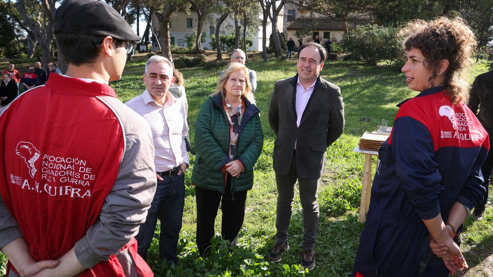 Pérez Llorca este dijous en l’acte celebrat en una explotació d’ovelles guirres a la pedania valenciana de Massarrojos