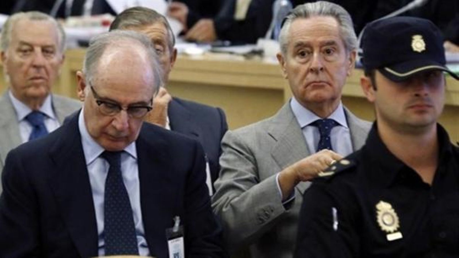 Rodrigo Rato (esquerra) i Miguel Blesa (dreta), durant el juí per les targetes ‘black’
