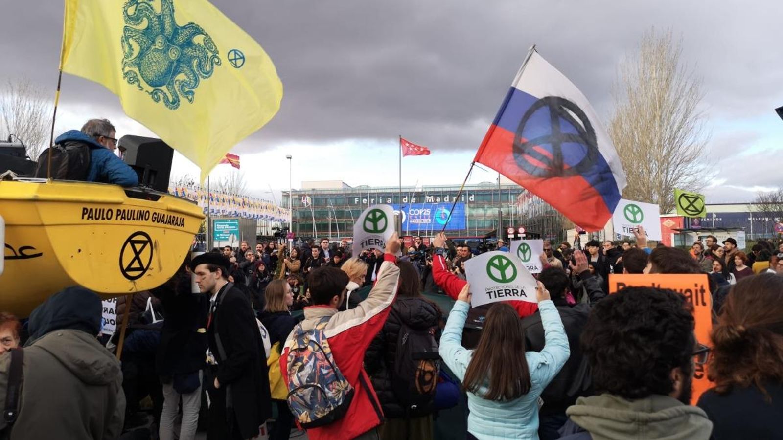 Protestes a les portes de la cimera del clima de Madrid