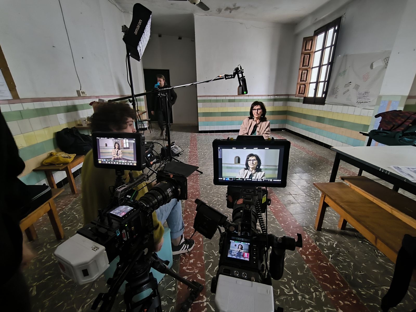 L'equip del programa està integrat fins a 23 professionals que treballen darrere de la càmera