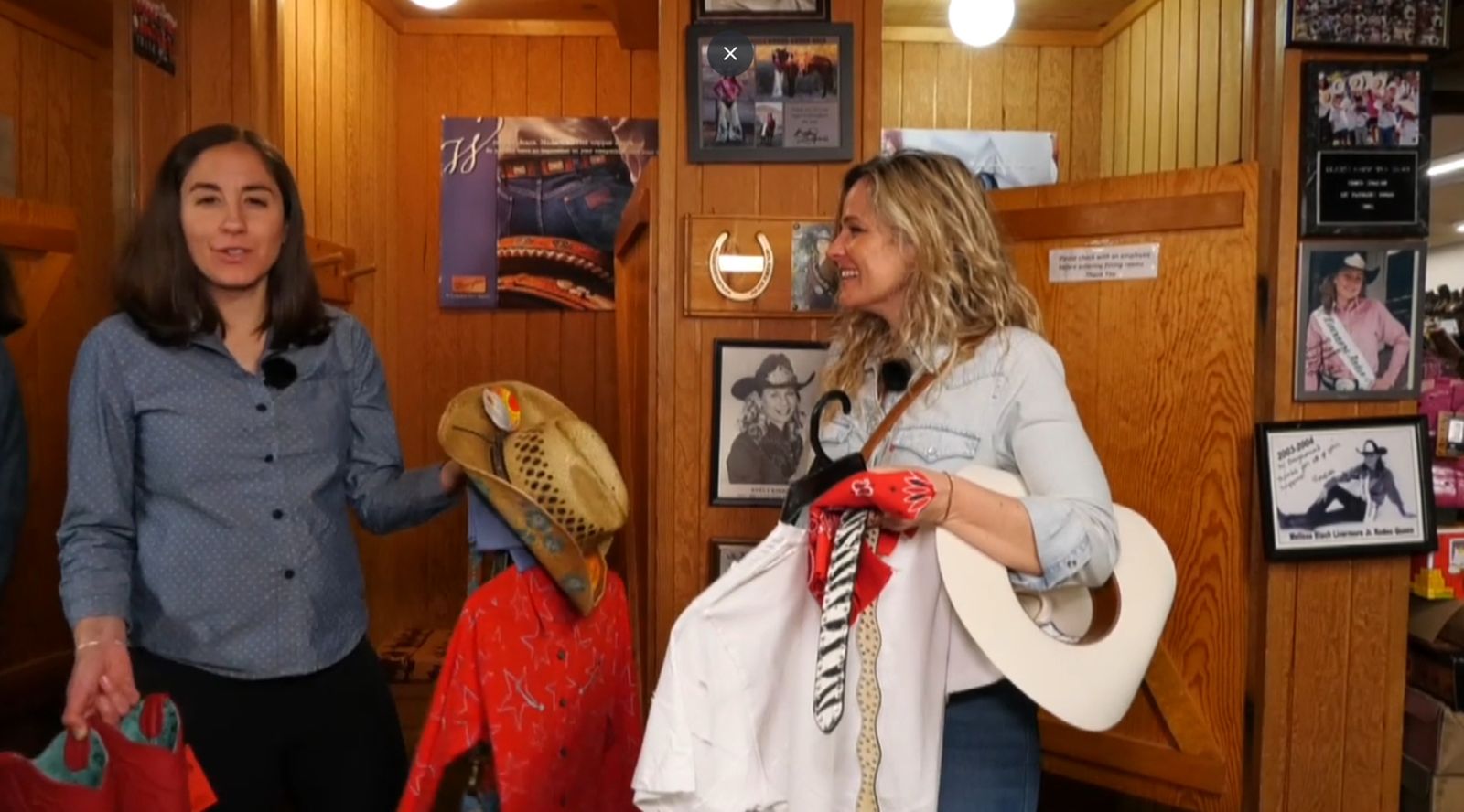 Amb Andrea Salvador, de Benicàssim, visitarem una de les tendes de roba western més antigues dels Estats Units