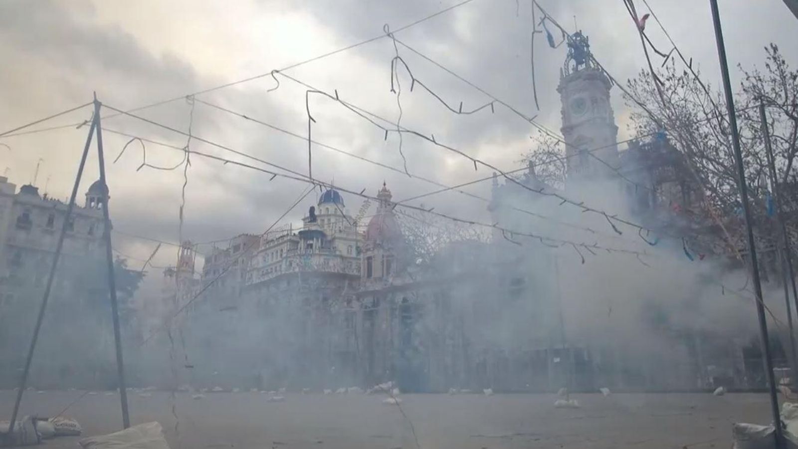 Imatge de la mascletà de la Pirotècnia Camp del Túria
