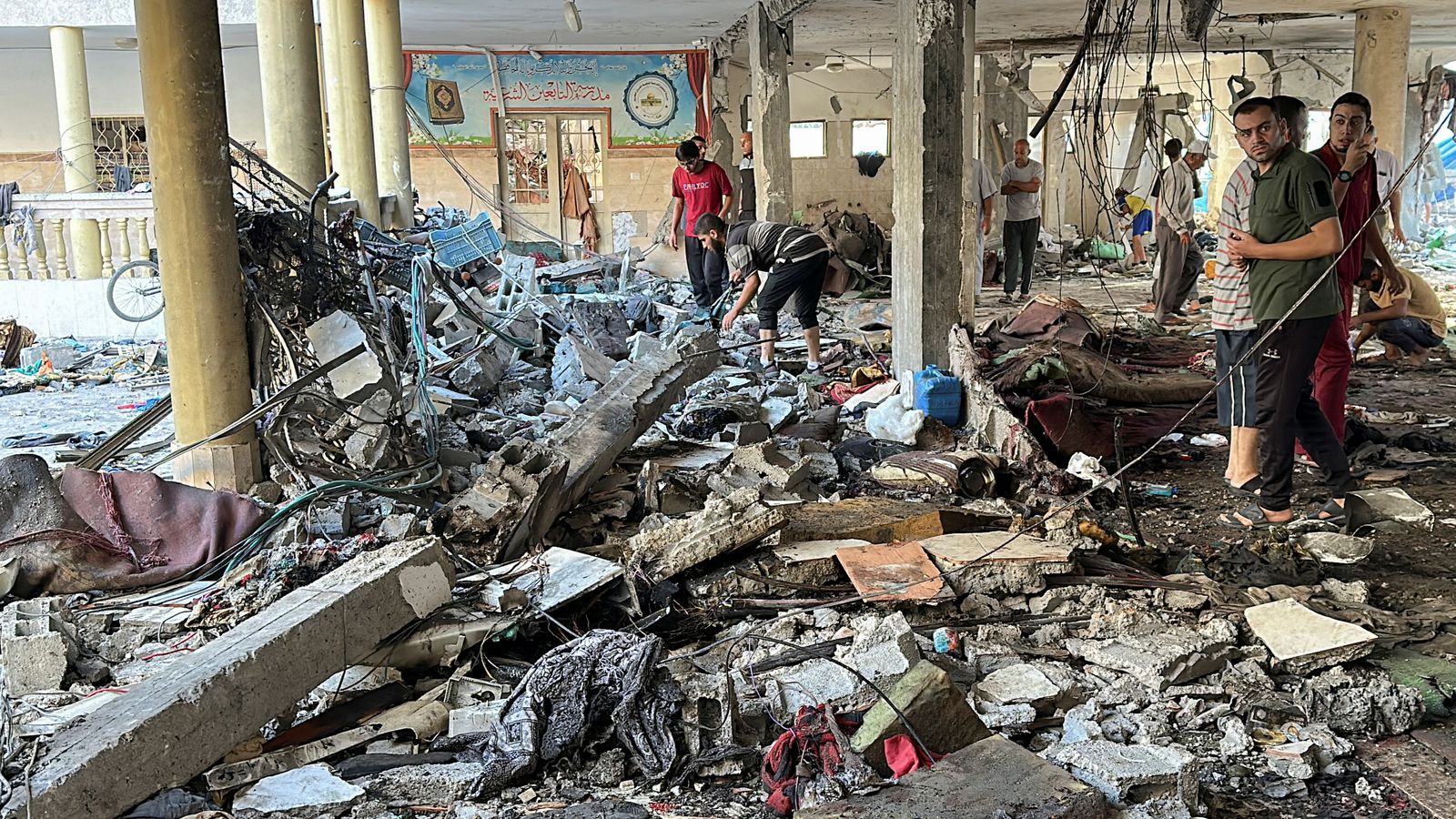 Escola Al Tabaín després del bombardeig d'Israel