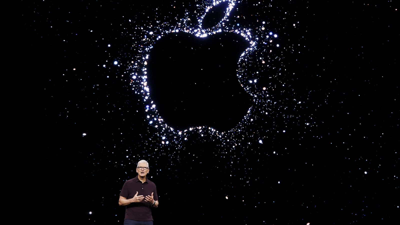 El CEO d'Apple, Tim Cook, parla en el Teatre Steve Jobs al campus d'Apple Park a Cupertino, Califòrnia, els EUA