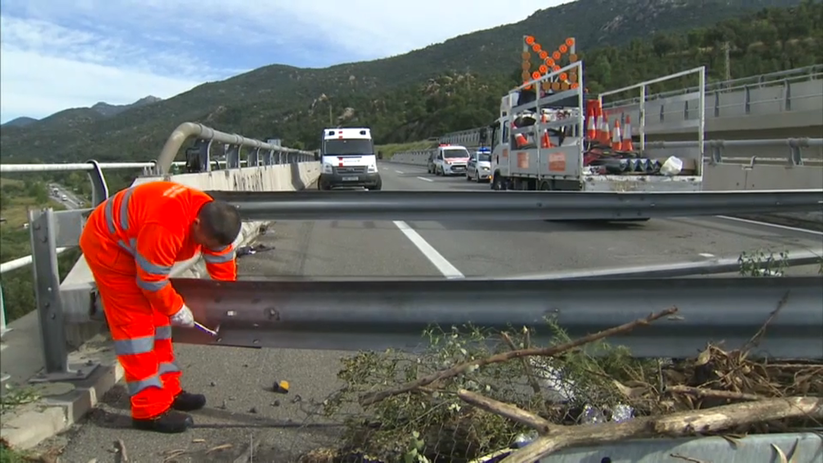 Alcen els talls en la Jonquera després de més de 24 hores de bloqueig