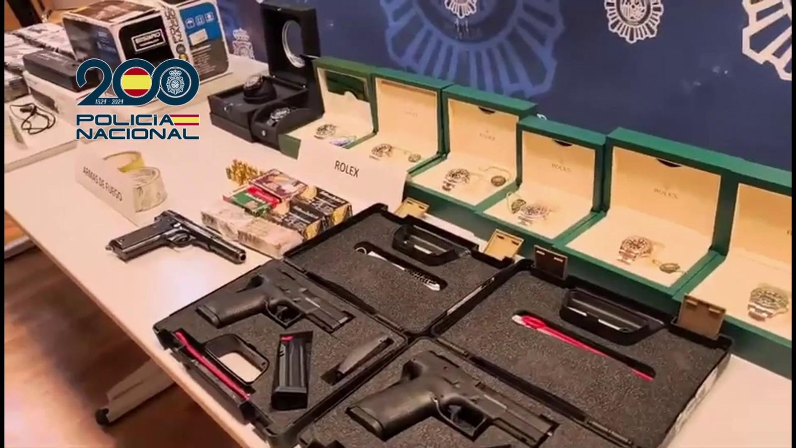 Desmantellen un punt de distribució de droga a Torrevieja, amb més de dotze quilos de cocaïna, tres armes de foc i béns de luxe