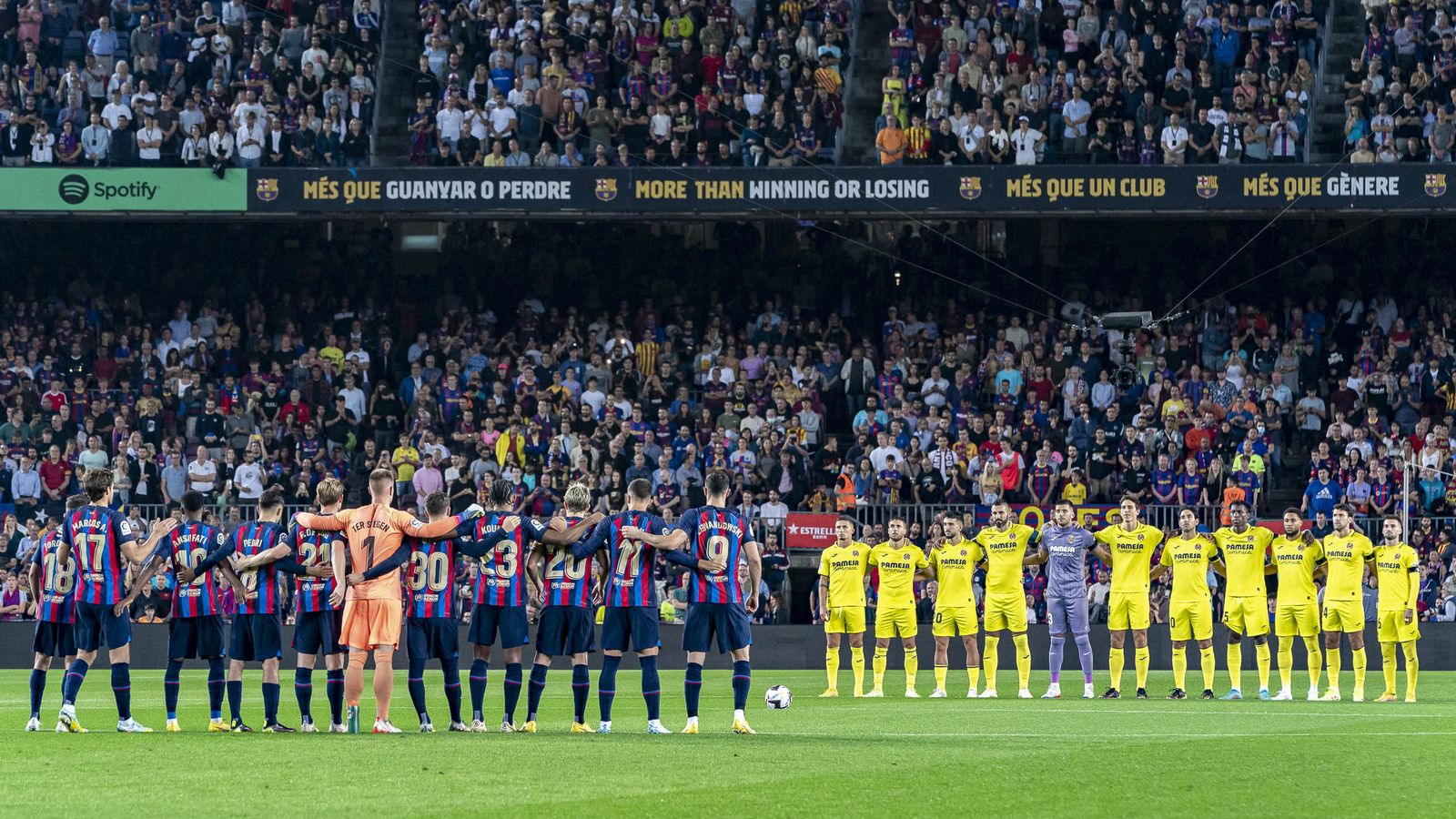 S'ha guardat un minut de silenci abans del partit en record de Llaneza