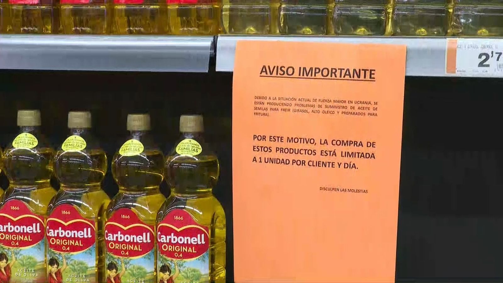 Cartell limitant la compra d'oli de gira-sol a un supermercat