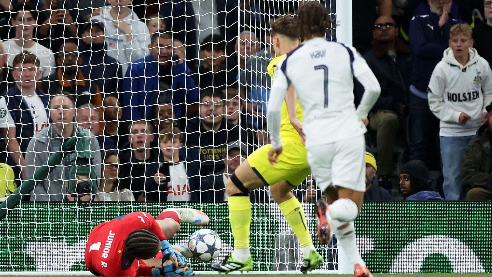Luiz Júnior, en l'acció del gol