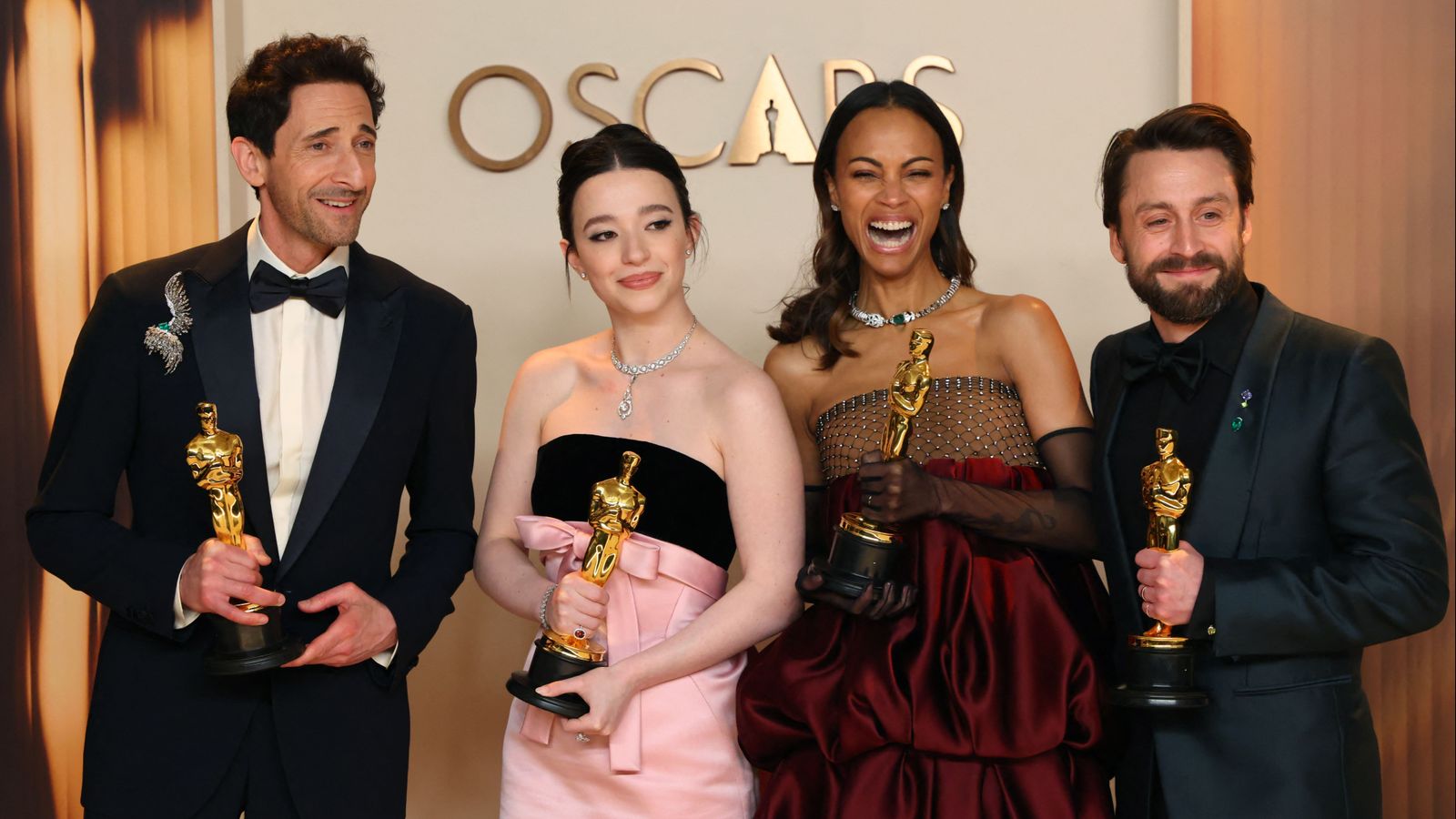 Adrien Brody ("The Brutalist"), Mikey Madison ("Anora"), Zoe Saldaña ("Emilia Pérez") i Kieran Culkin ("A real pain"), en la 97 cerimònia dels Oscar