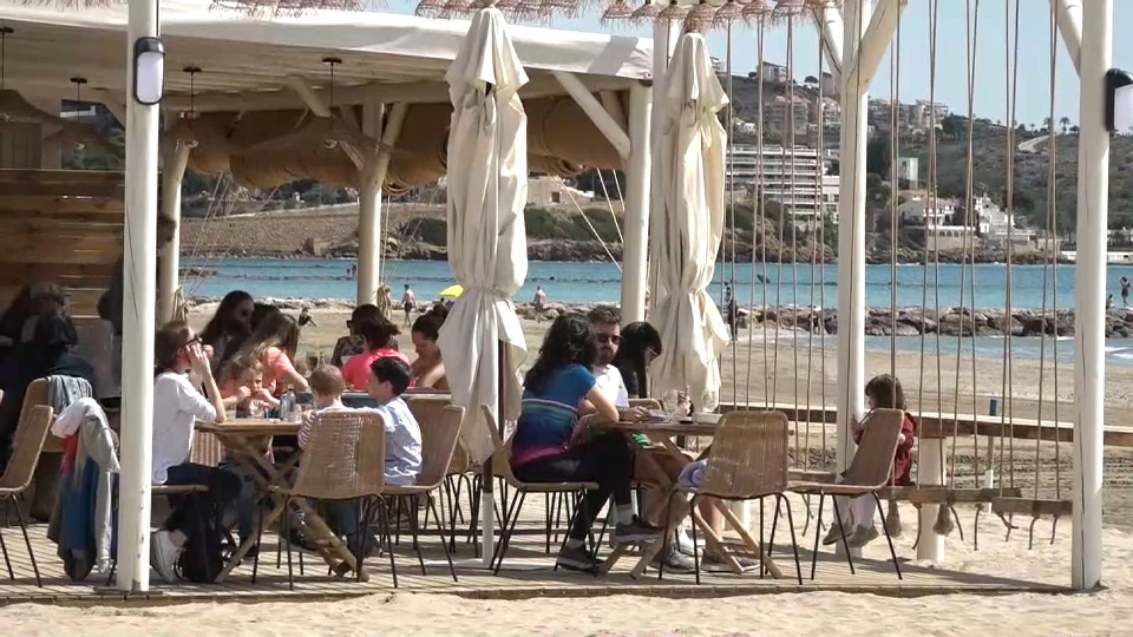 La normalitat prepandèmica arriba a la costa