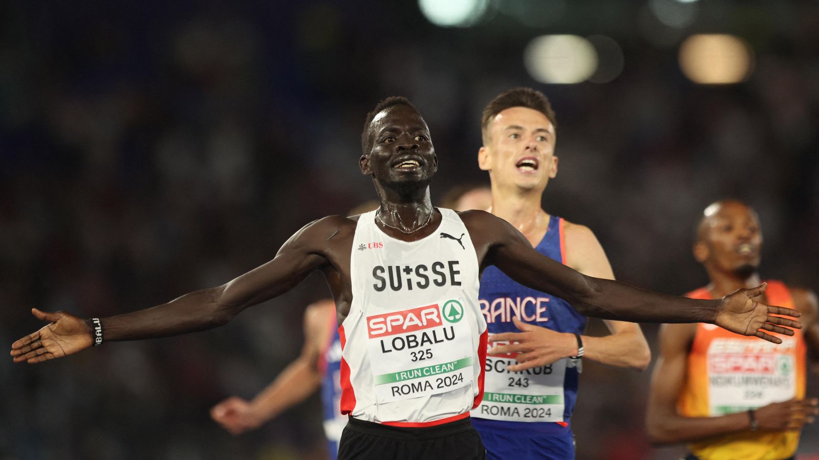 Lobalu s'ha emportat l'or després de creuar la línia de meta ATHLETICS-EUROPEAN/