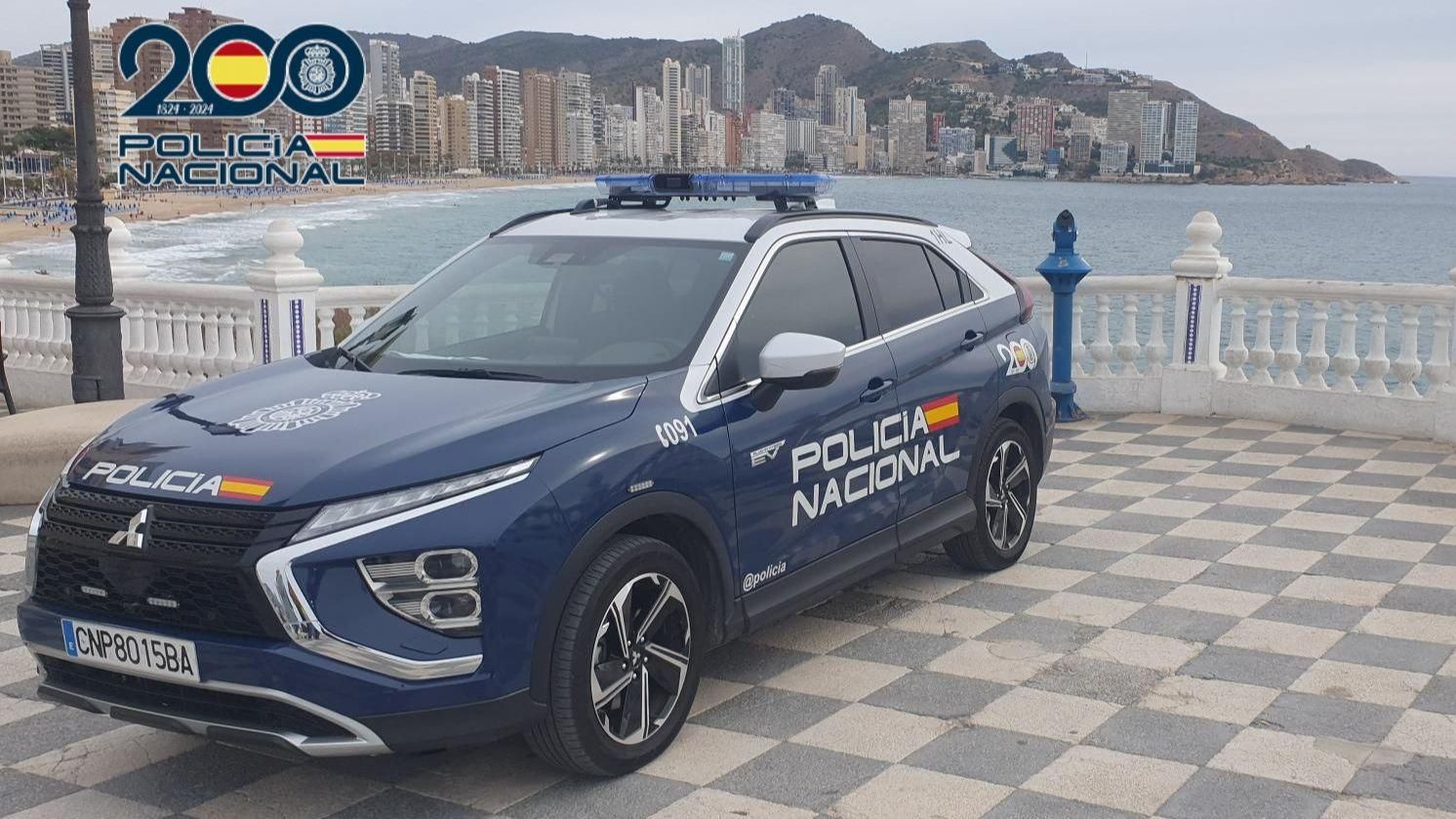 Un vehicle de la Policia Nacional a Benidorm, en una imatge d'arxiu Un vehicle de la Policia Nacional a Benidorm, en una imatge d'arxiu