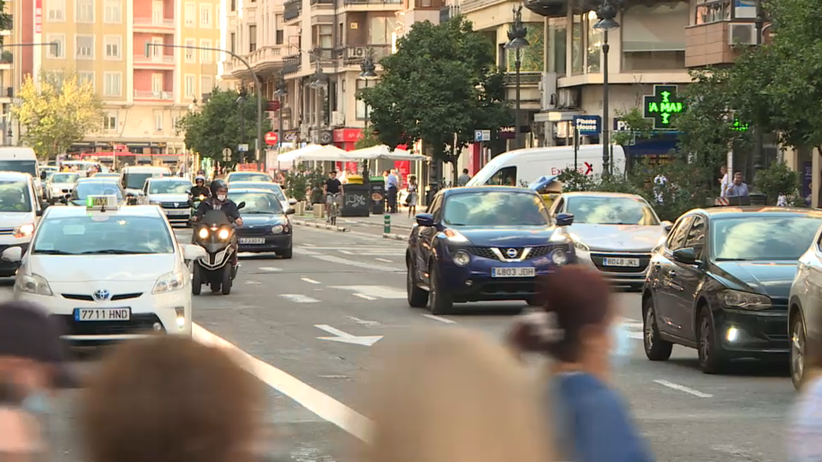 Imatge del trànsit a la ciutat de València en hora punta