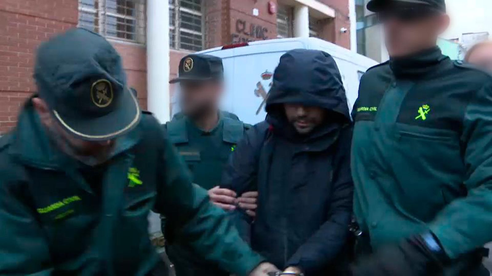 L'acusat de la mort de Marta Calvo entra al jutjat d'Alzira per a declarar en una imatge d'arxiu