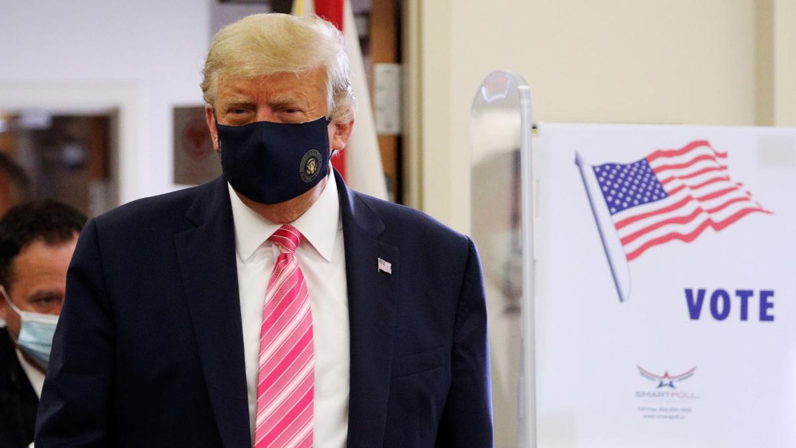 El president dels EUA ha votat amb mascareta a Florida