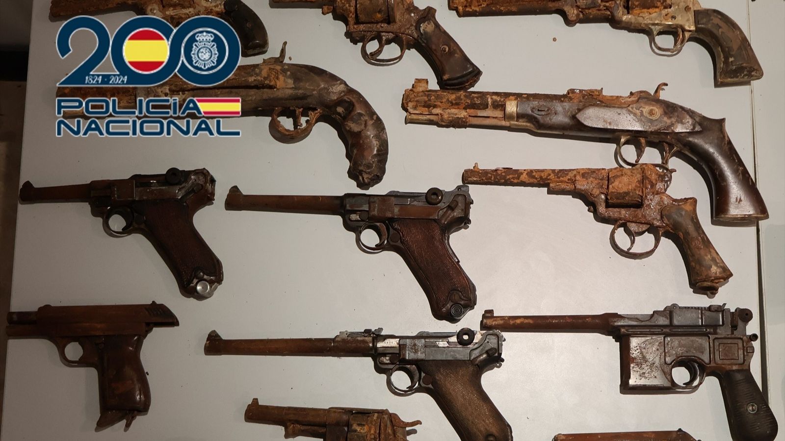Armes antigues incautades per la Policia Nacional