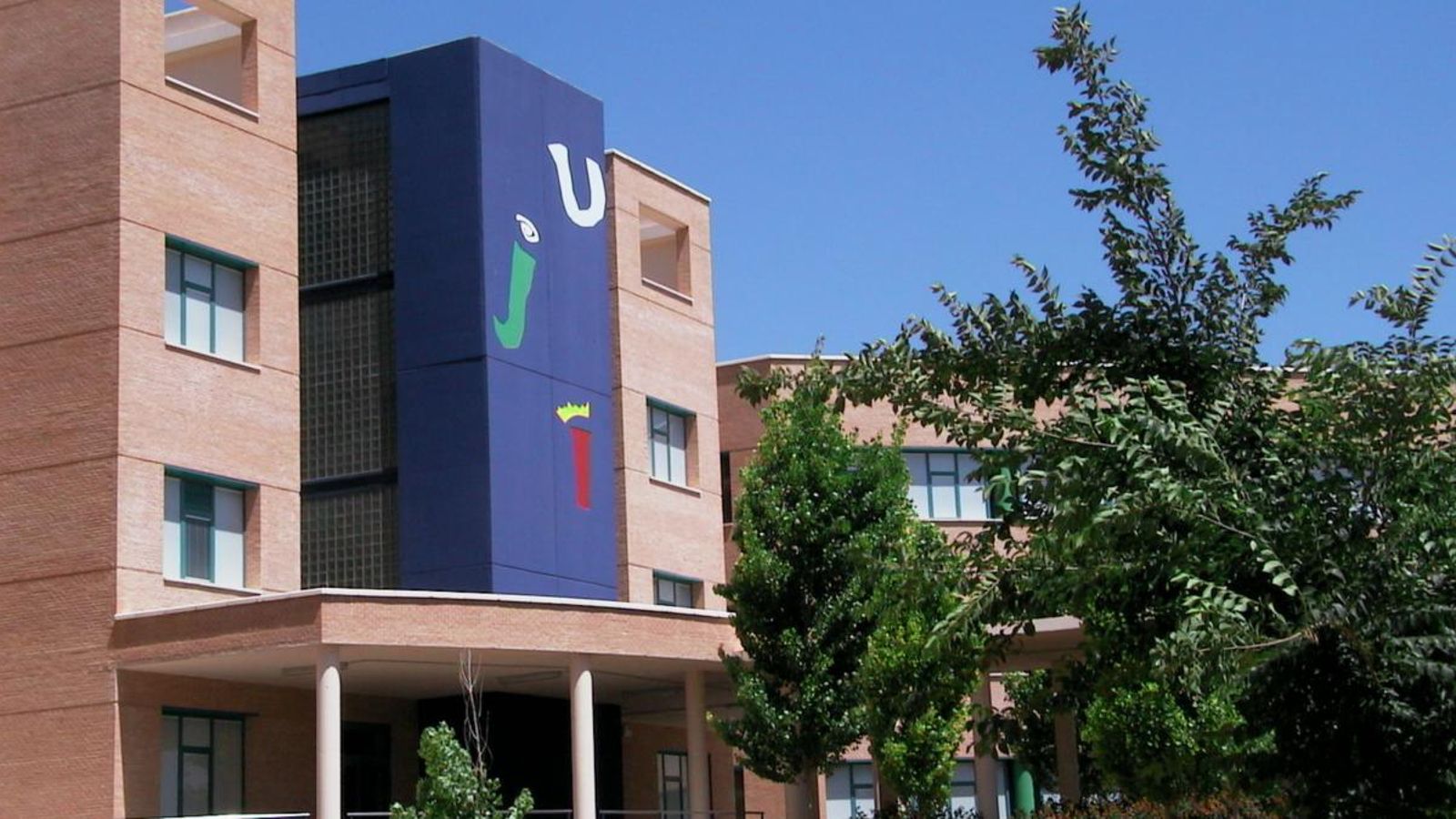 Escola Superior de Tecnologia i Ciències Experimentals