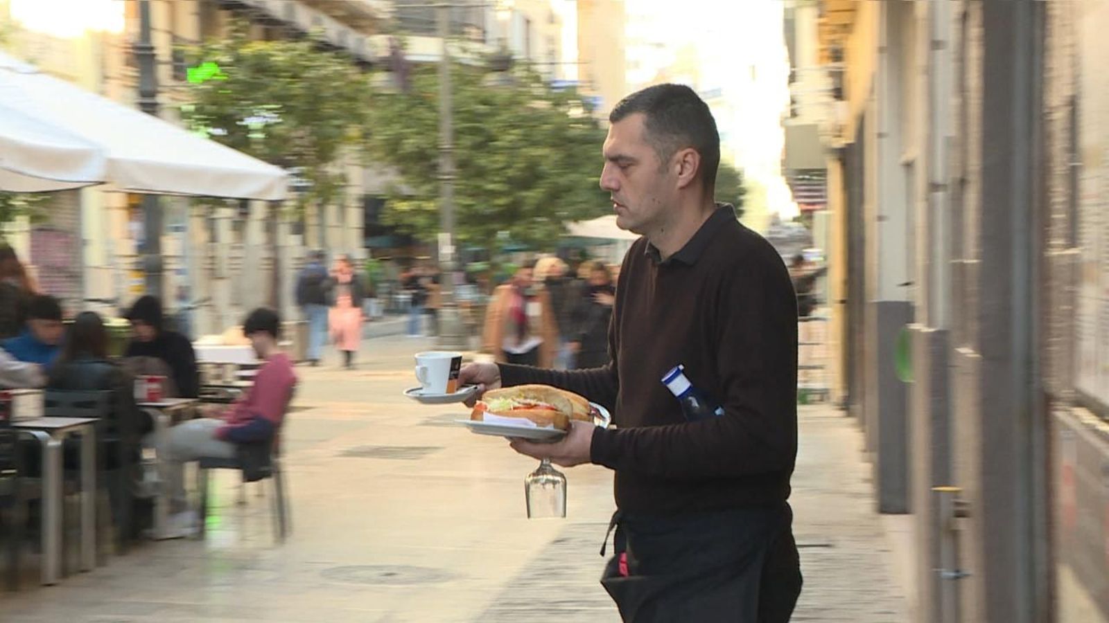 Un cambrer para taules