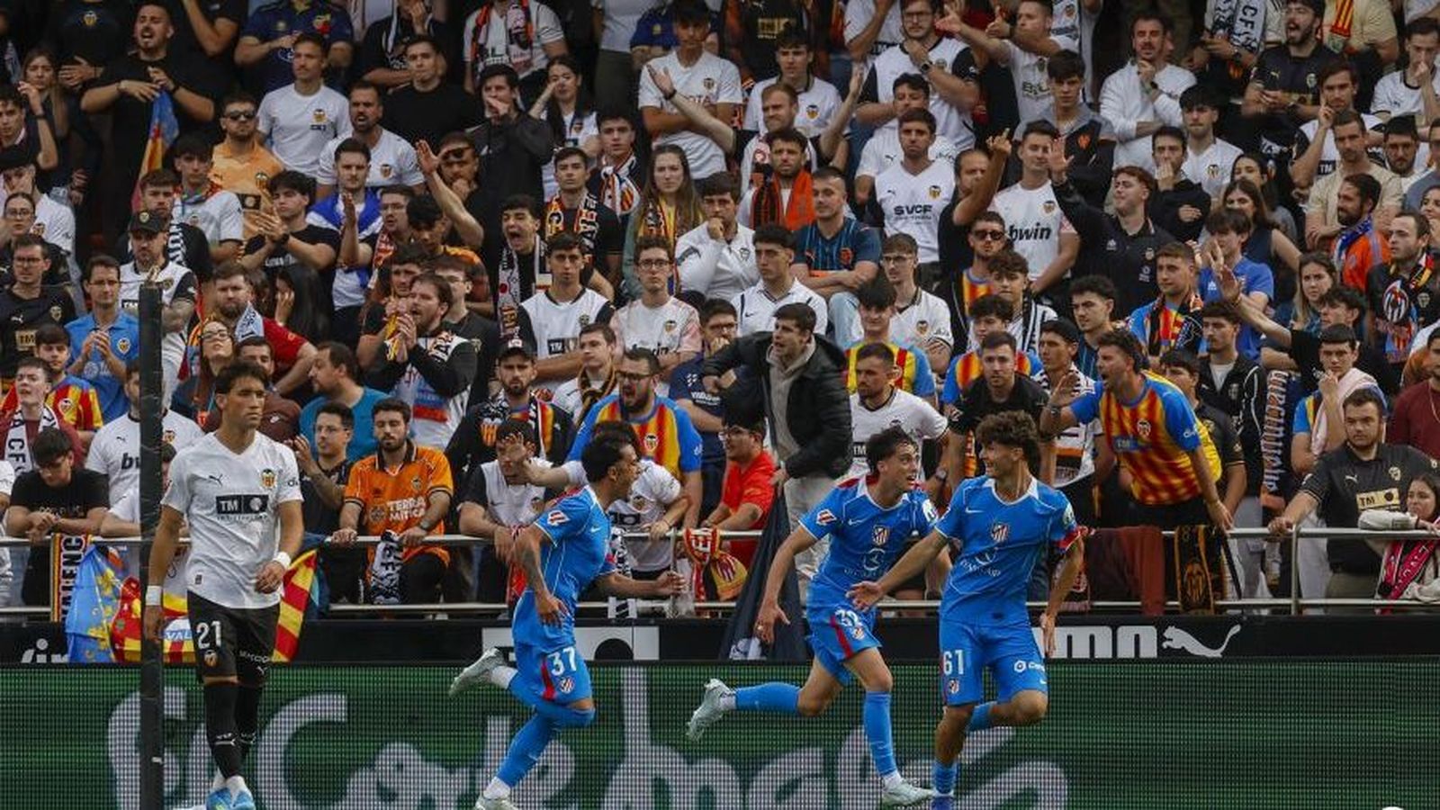 Luque celebra un dels gols del seu equip
