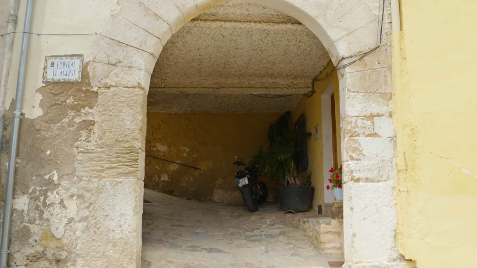 Capítol 32:  Bocairent,  la Nucia, l'Hospital de la Malva-rosa, Alpont, Almassora i el fotògraf Óscar Vaillard