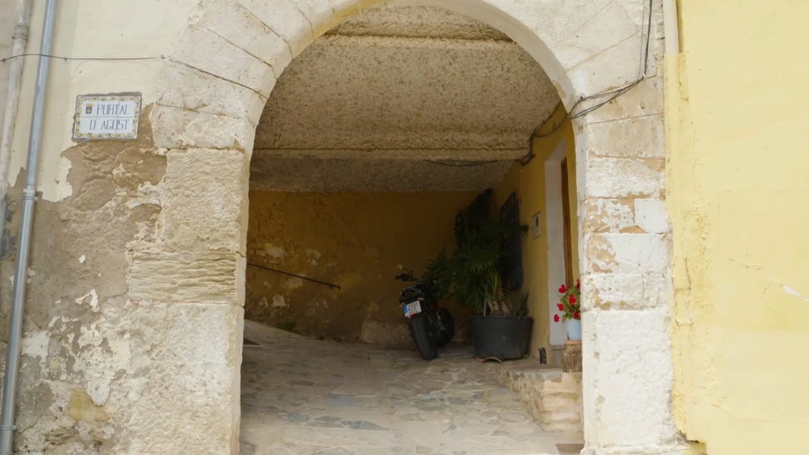 Capítol 32:  Bocairent,  la Nucia, l'Hospital de la Malva-rosa, Alpont, Almassora i el fotògraf Óscar Vaillard