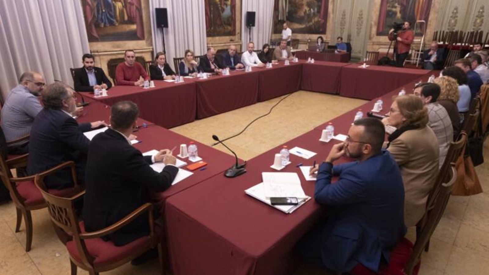 Reunió d'alcaldes del clúster ceràmic provincial en la Diputació de Castelló