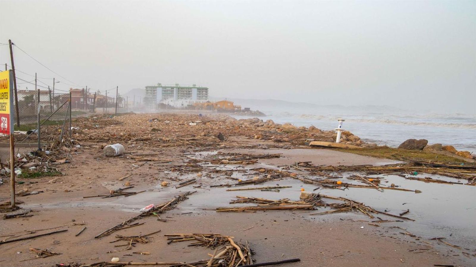 Estat en què va quedar una de les platges de Cullera després del pas de la borrasca Gloria