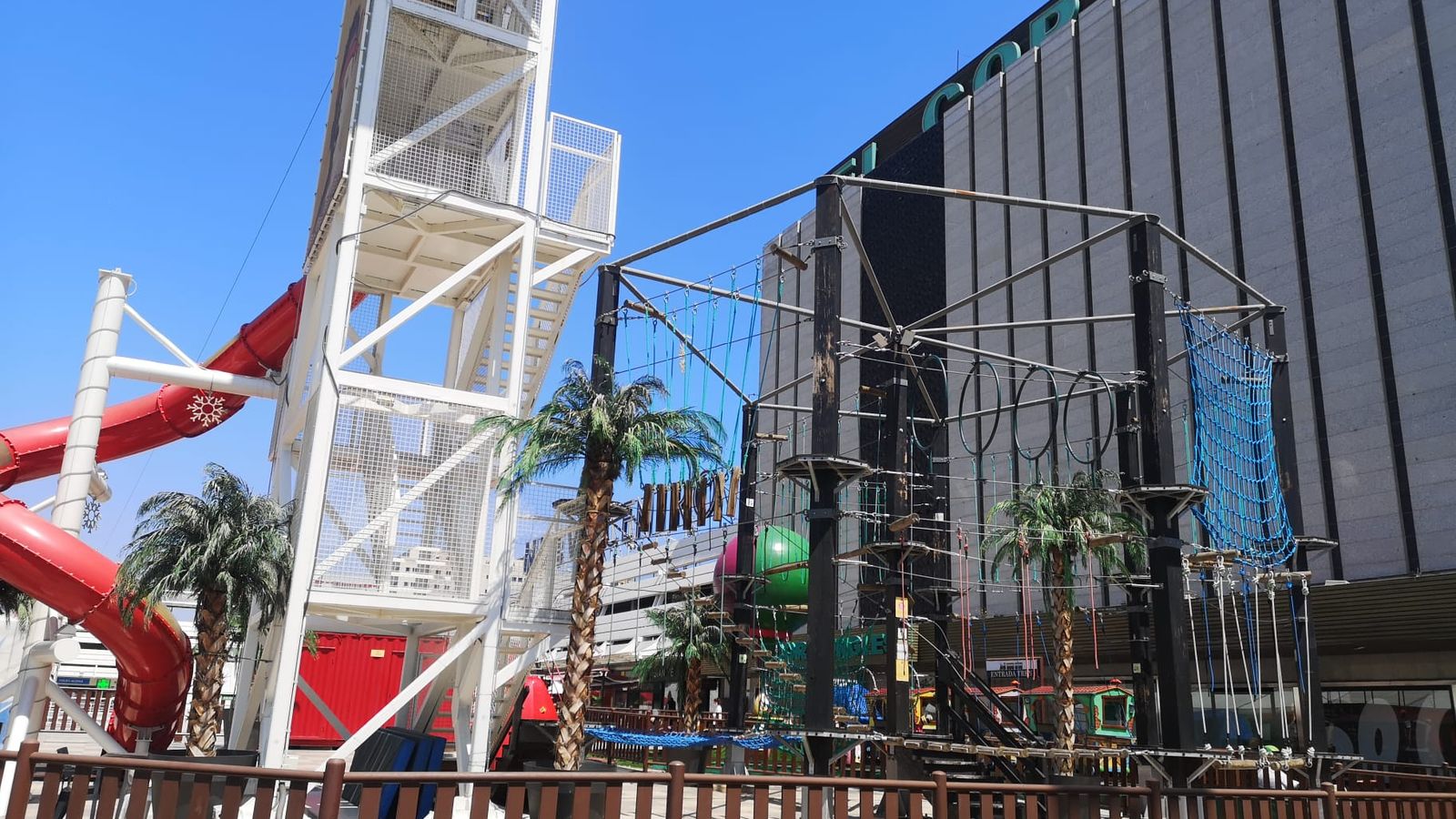 Atracció multiaventura al centre comercial Nuevo Centro