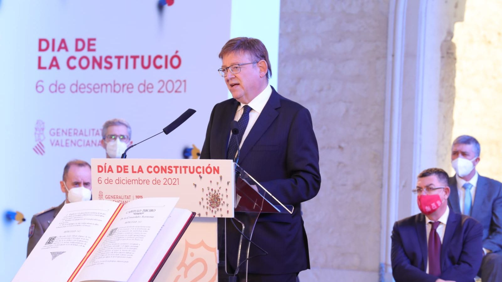 El president de la Generalitat, Ximo Puig, intervé en l'acte del Consell pel 43 aniversari de la Constitutició