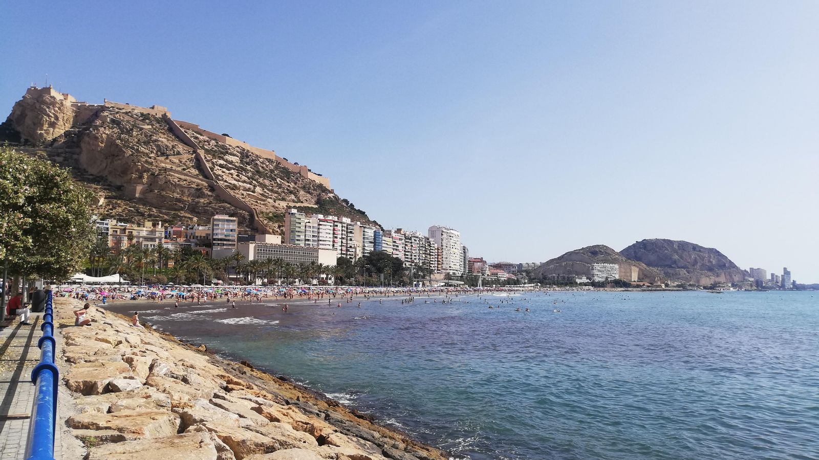 Imatge d'arxiu de la platja del Postiguet, a Alacant carlos amor el postiguet, alacant.jpg