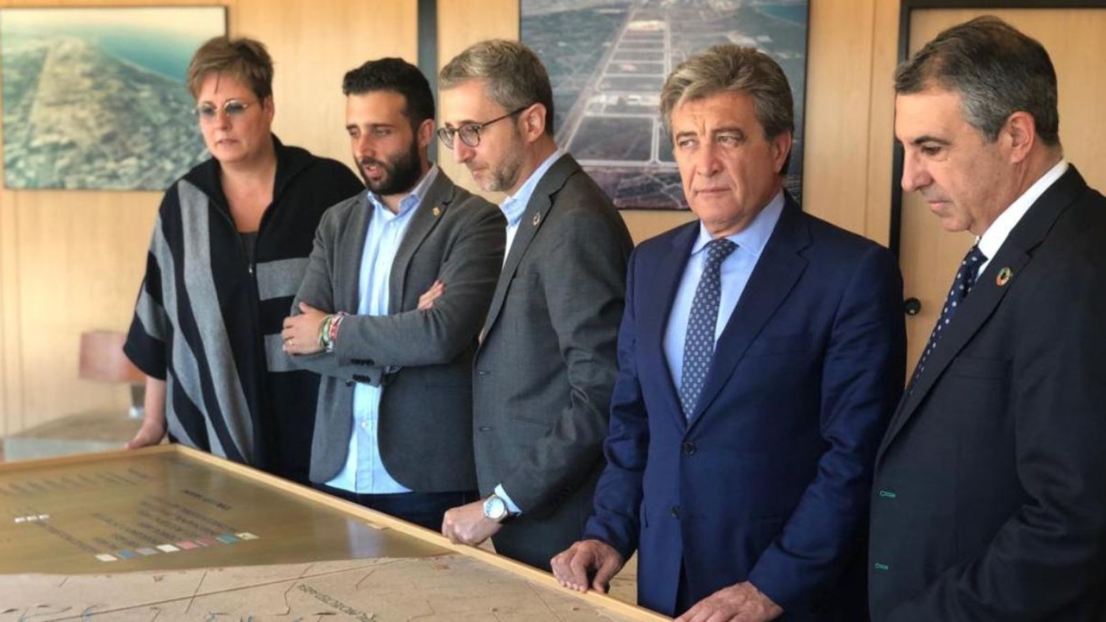 El director general d'Urbanisme, Vicente García Nebot, (primer per la dreta) en un acte recent