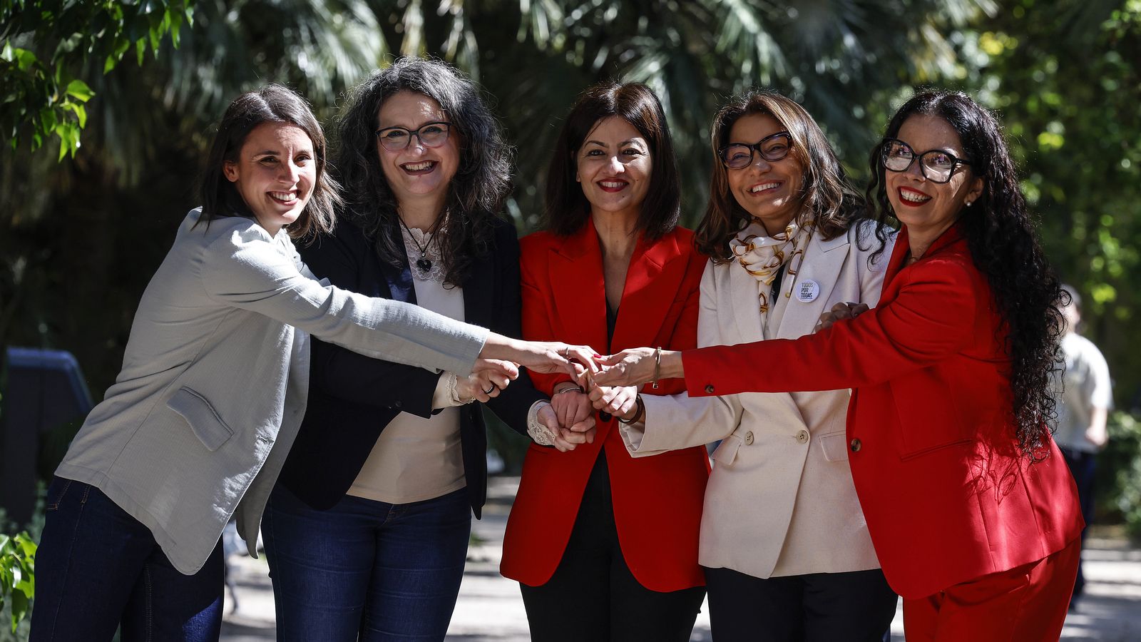 Irene Montero, Mónica Oltra, Sira Rego i Janja Lula da Silva, este dijous al Jardí Botànic de València