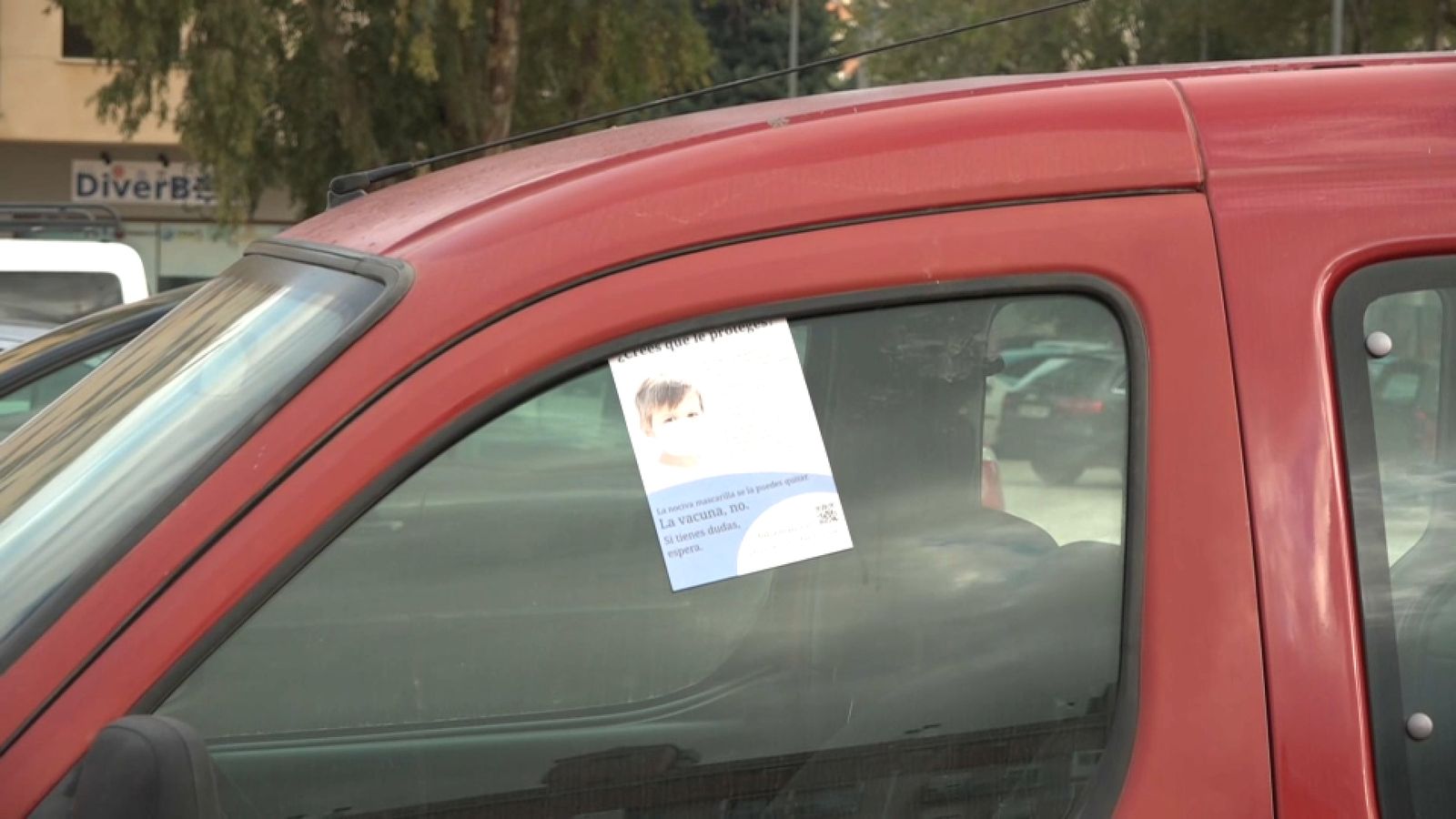 Fullet en un vehicle a Dénia