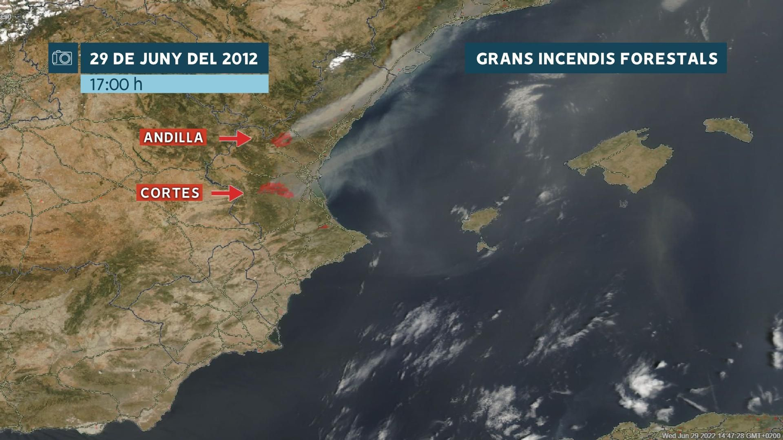 Imatge des de l'espai captada el 29 de juny del 2012, amb els dos incendis actius.