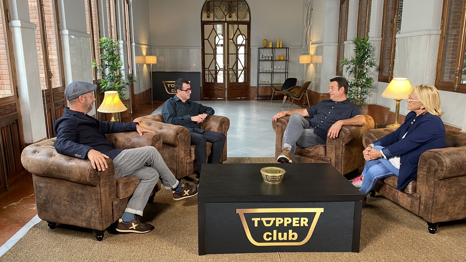 Els tres grans xefs concursants en l'últim 'Tupper Club' competeixen per preparar el millor plat on l'ingredient estrela és la carxofa