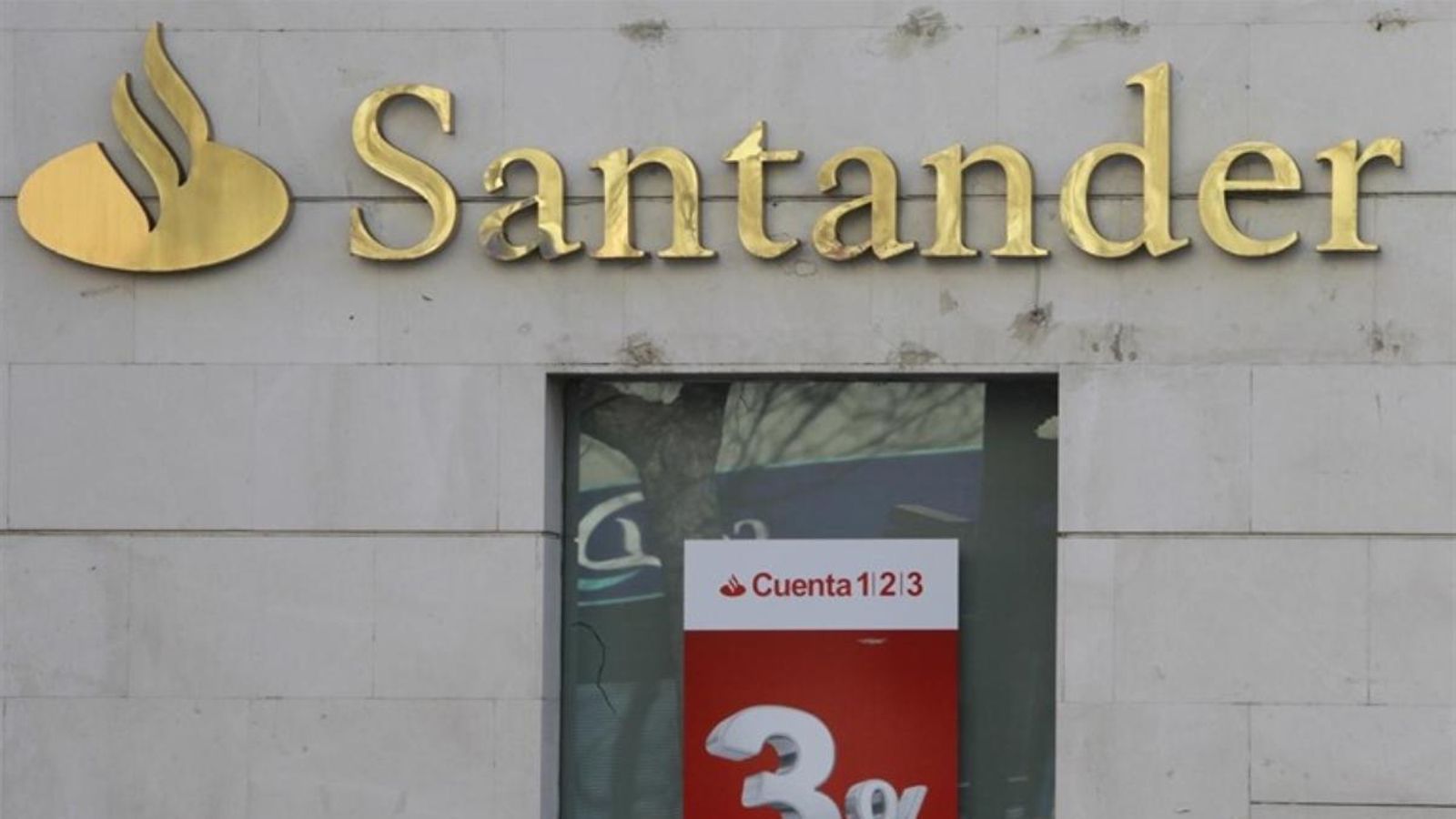 Un jutjat de València condemna el Banc Santander a pagar l\'impost d\'una hipoteca signada fa 12 anys
