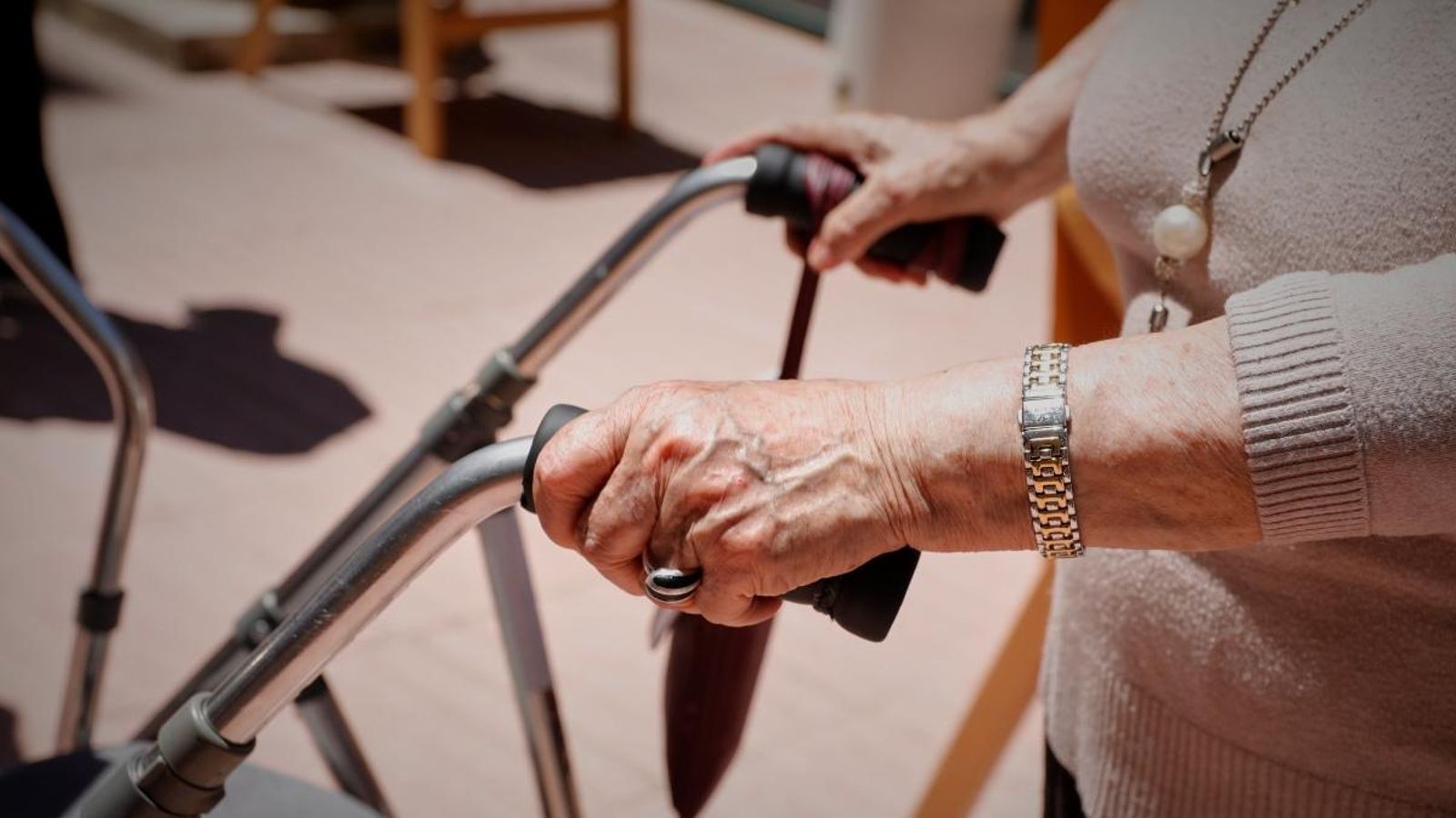 VÍDEO | Satisfacció generalitzada en les residències davant el procés de vacunació que comença