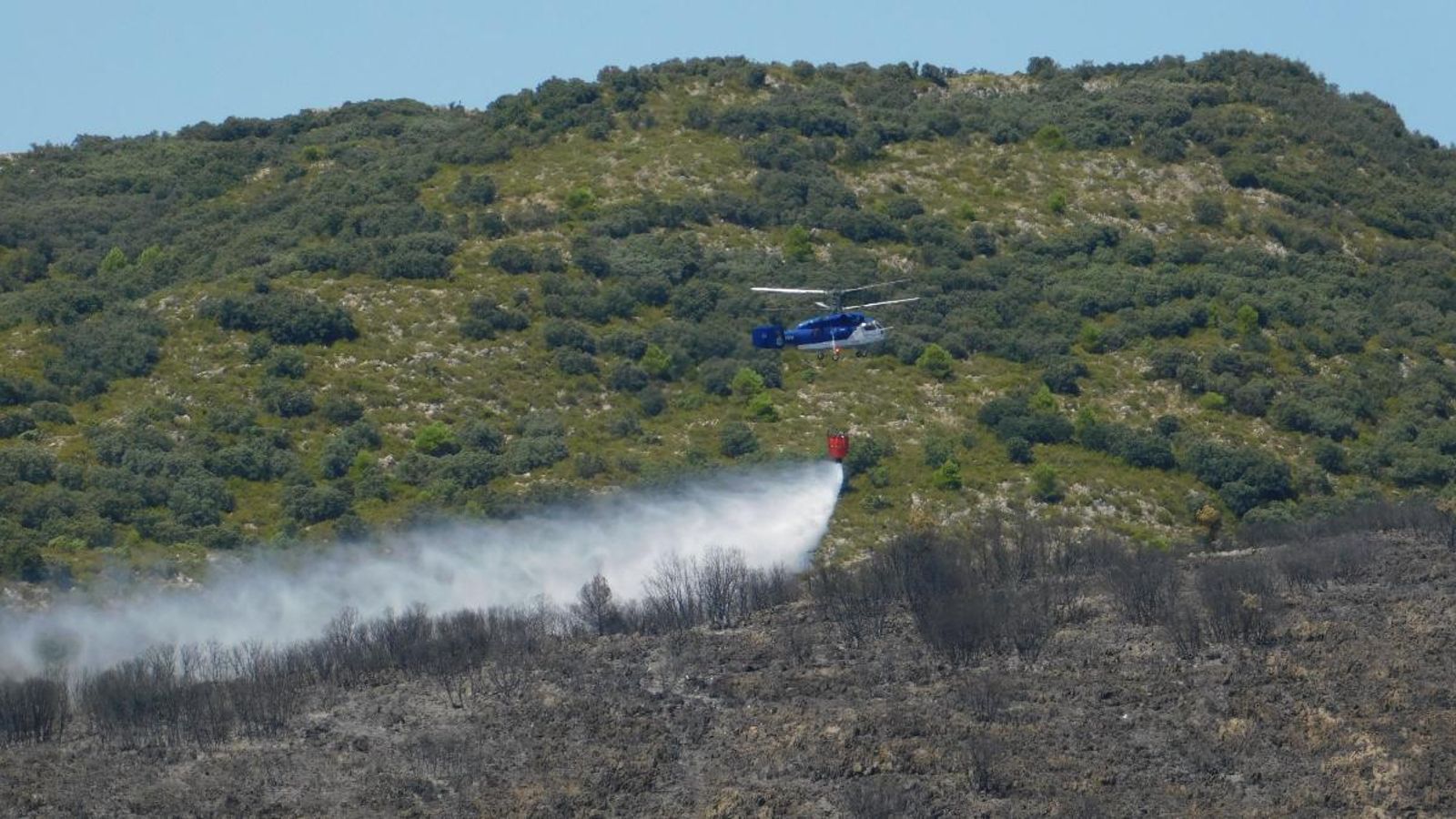 Controlat el foc de la Vall de Gallinera després de cremar 160 hectàrees