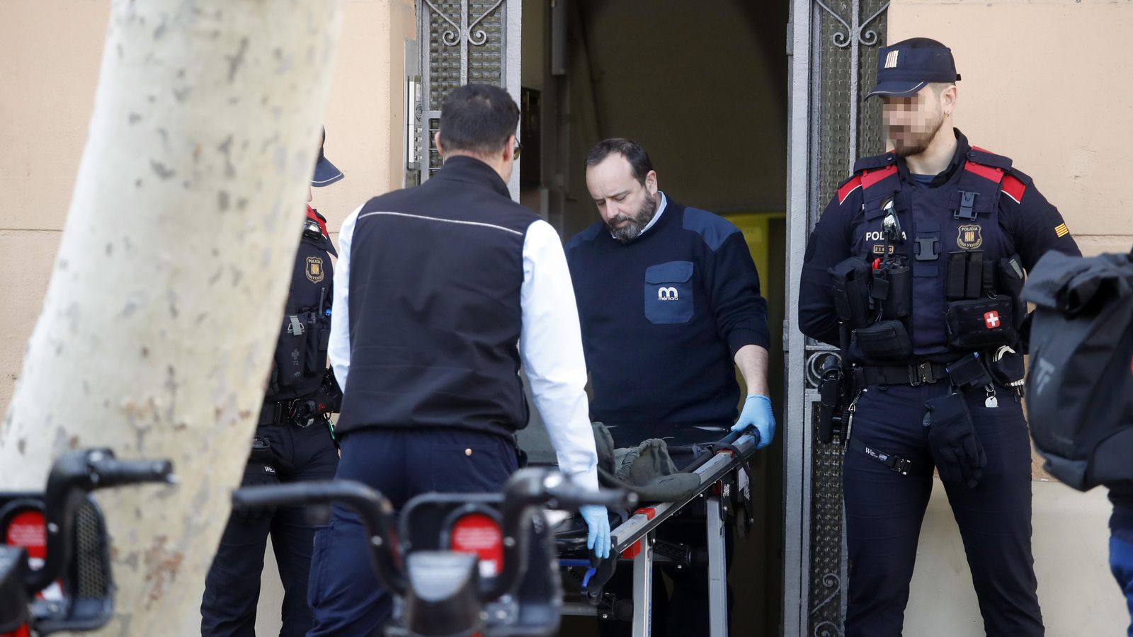 Domicili de Barcelona on han trobat a la mare morta