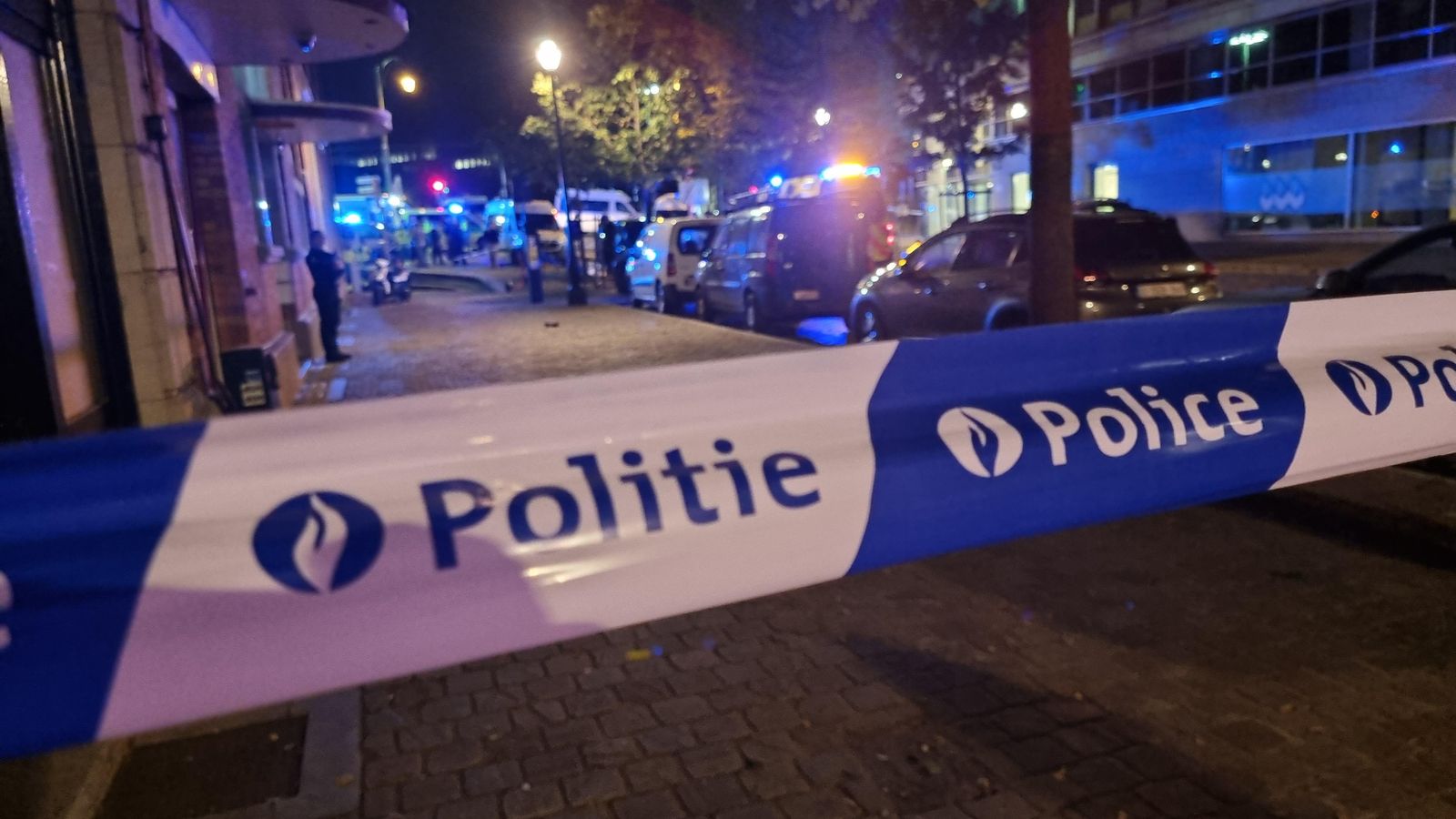 Una de les zones del tiroteig a Brussel·les, acordonada per la policia