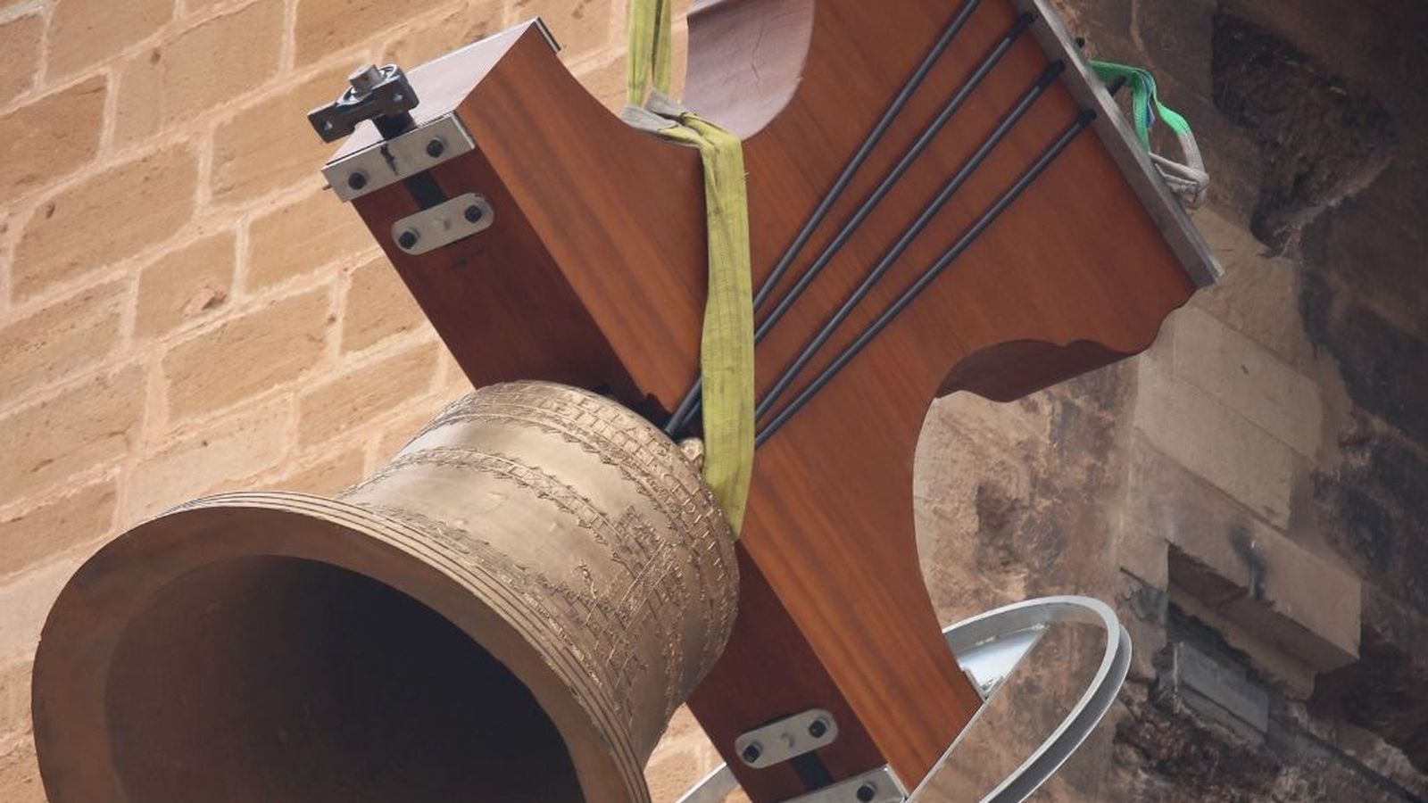 Una de les campanes de la Torre de la Catedral d'Orihuela