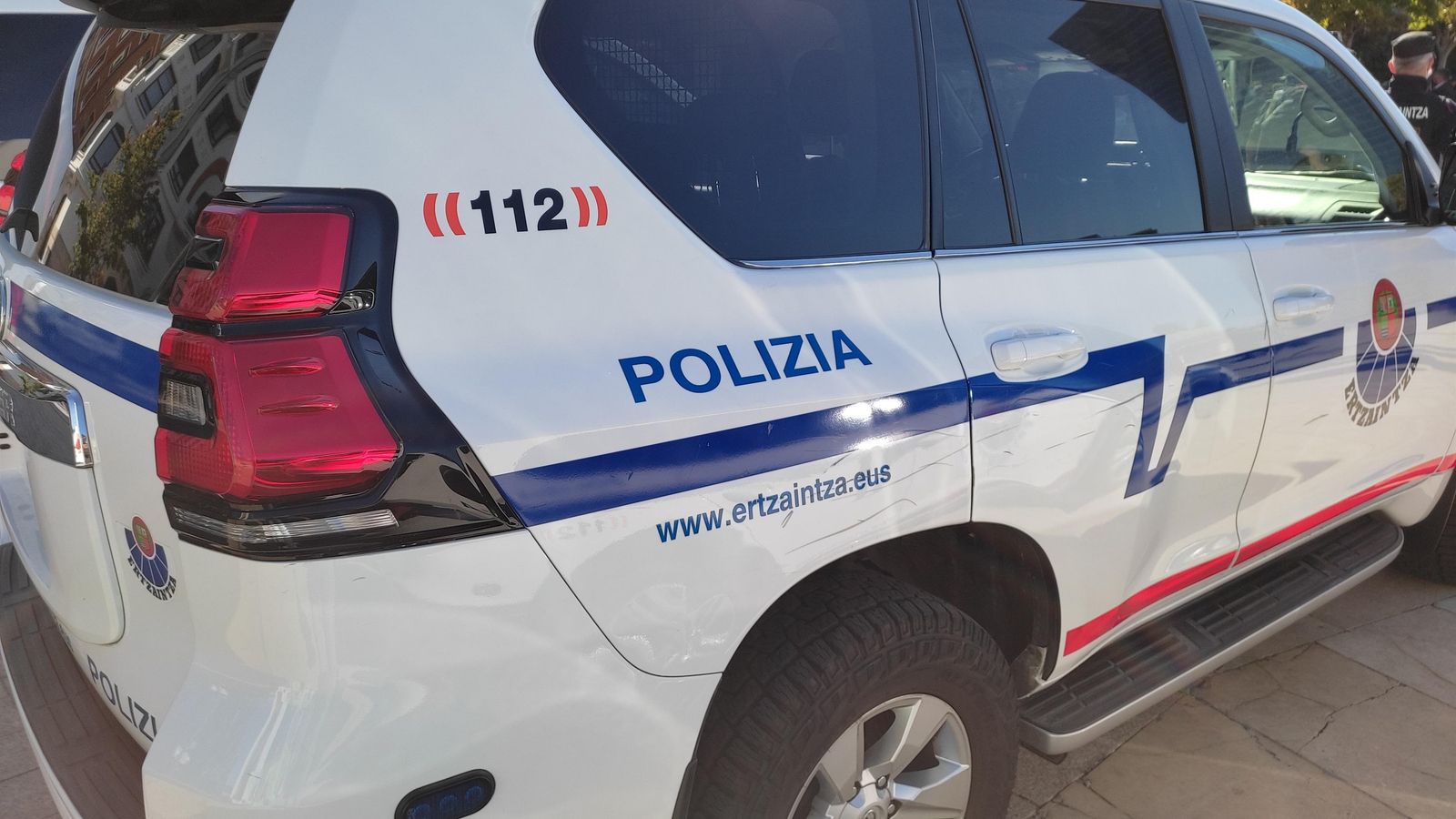 Vehicle de la Ertzaintza en una imatge d'arxiu Vehicle de la Ertzaintza en una imatge d'arxiu