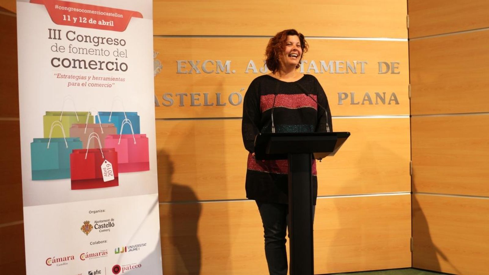 La regidora d’Impuls de l’Activitat Econòmica, Patricia Puerta, presenta el III Congrés del Comerç de Castelló