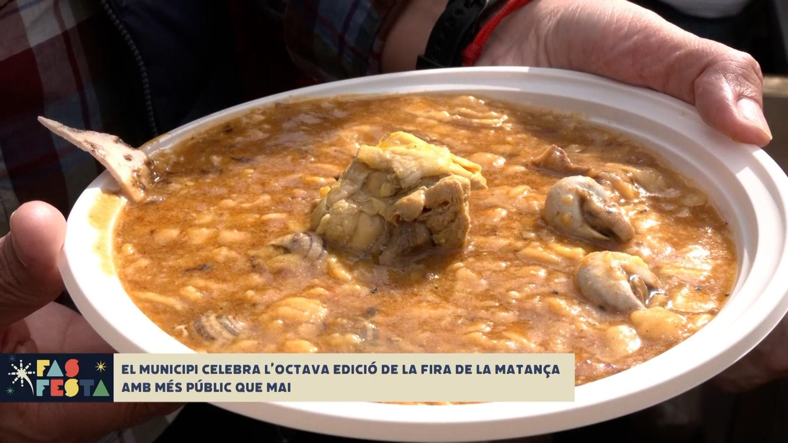 Degustem bon embotit a la Fira de la Matança de Zarra