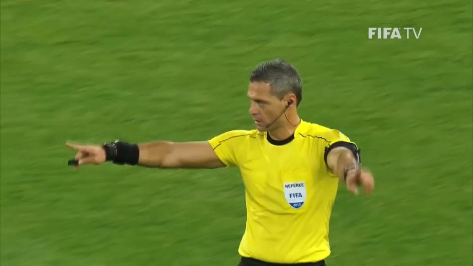 Un àrbitre durant un partit